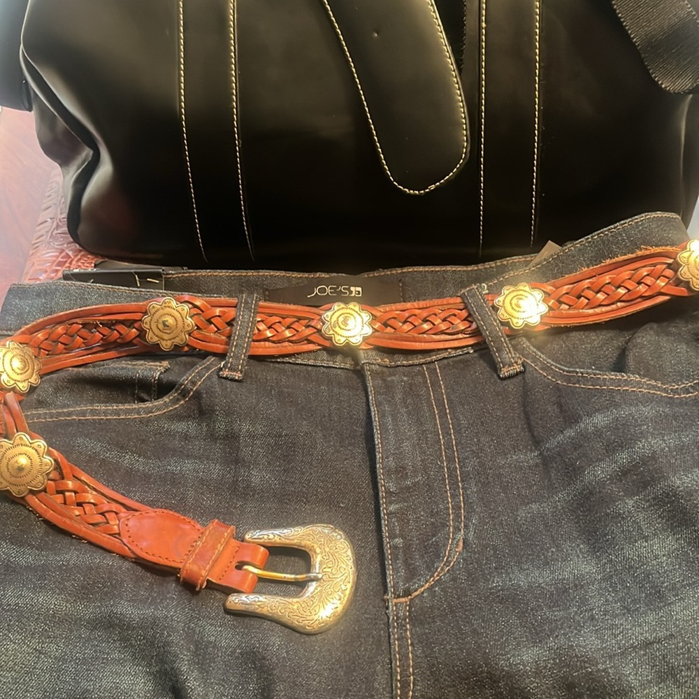 Fossil Vintage Braided Brown Leather Belt with Floral Concha - Picture 5 of 13